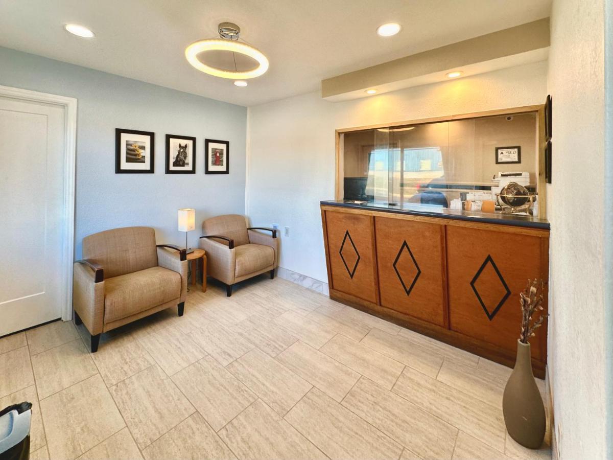 Royal Inn And Suites Charlotte Airport Екстериор снимка