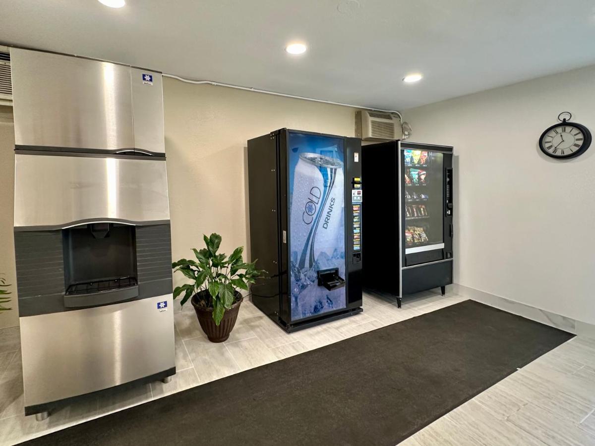 Royal Inn And Suites Charlotte Airport Екстериор снимка