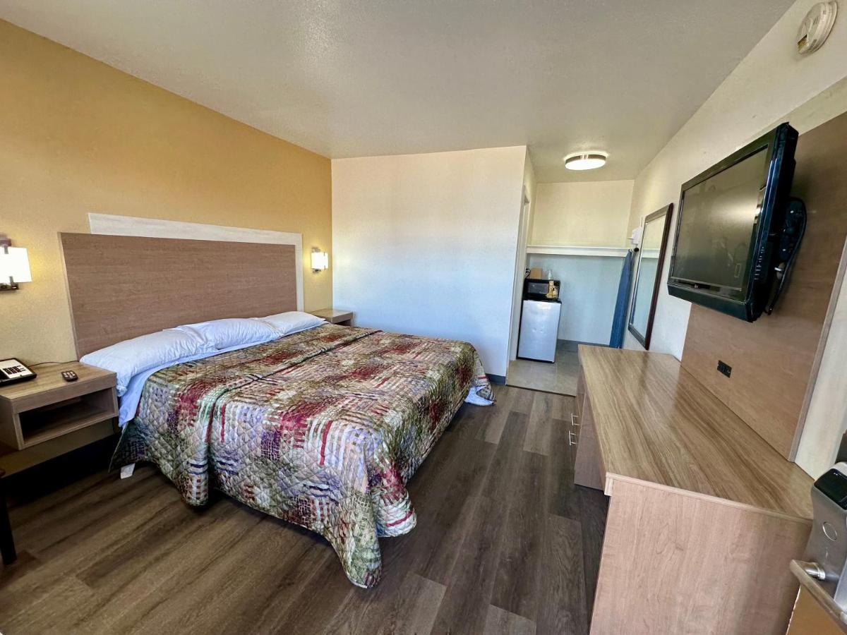 Royal Inn And Suites Charlotte Airport Екстериор снимка