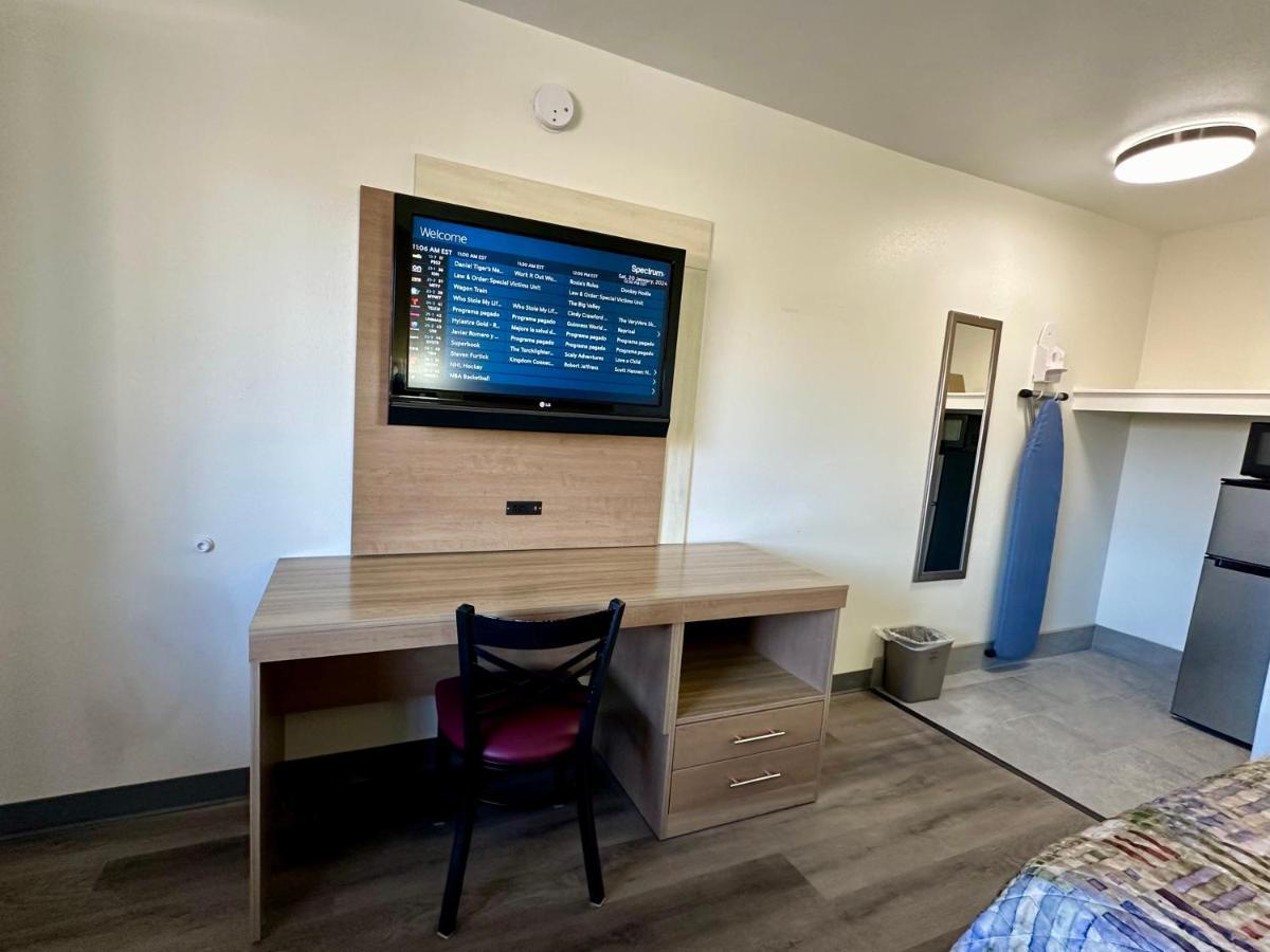 Royal Inn And Suites Charlotte Airport Екстериор снимка