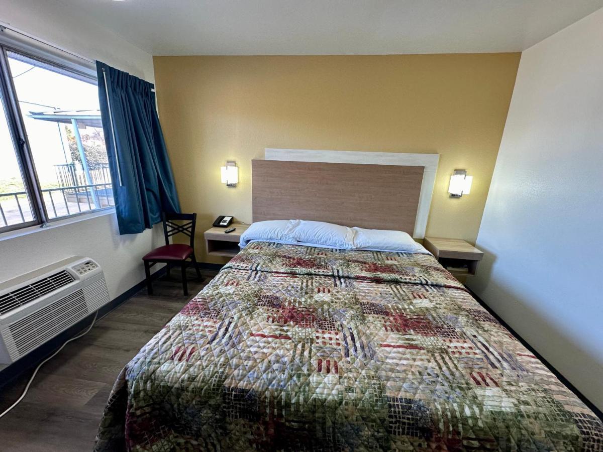 Royal Inn And Suites Charlotte Airport Екстериор снимка