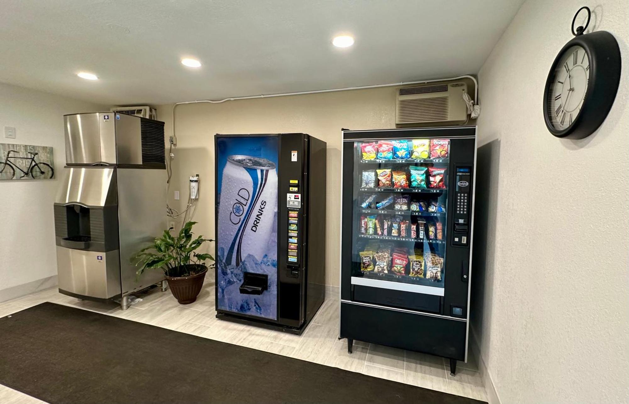 Royal Inn And Suites Charlotte Airport Екстериор снимка