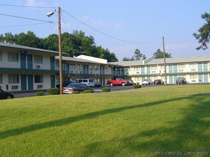 Royal Inn And Suites Charlotte Airport Екстериор снимка