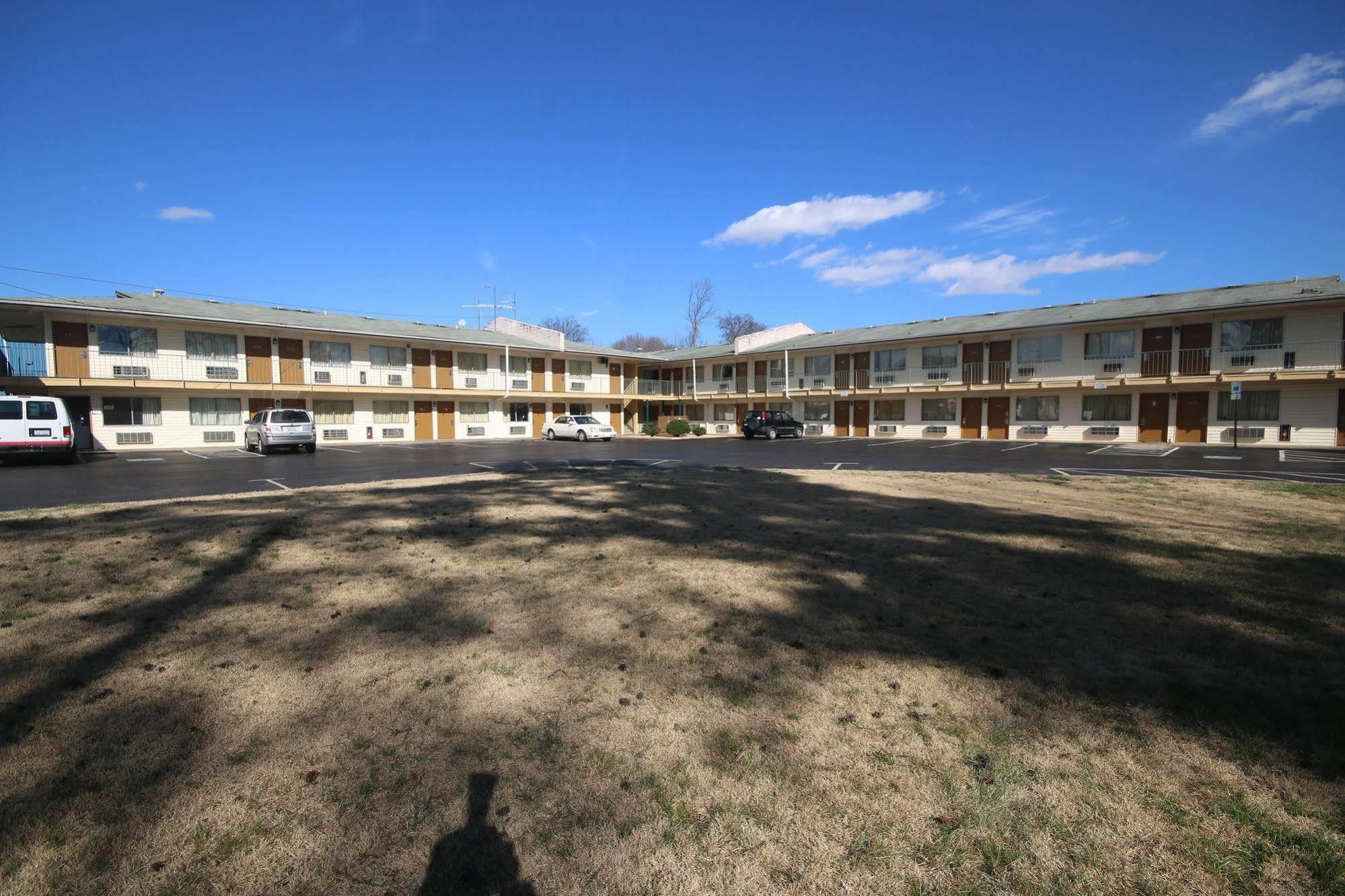 Royal Inn And Suites Charlotte Airport Екстериор снимка
