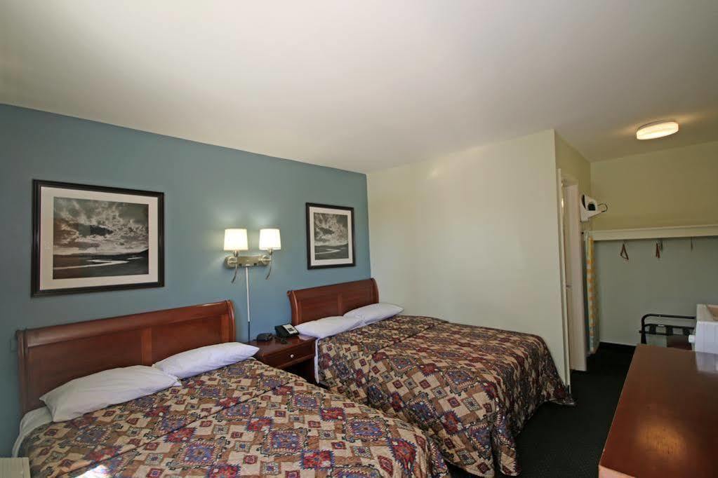 Royal Inn And Suites Charlotte Airport Екстериор снимка