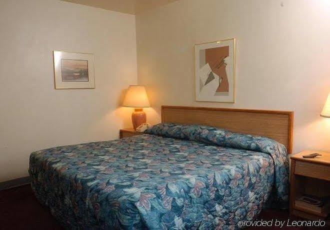 Royal Inn And Suites Charlotte Airport Екстериор снимка